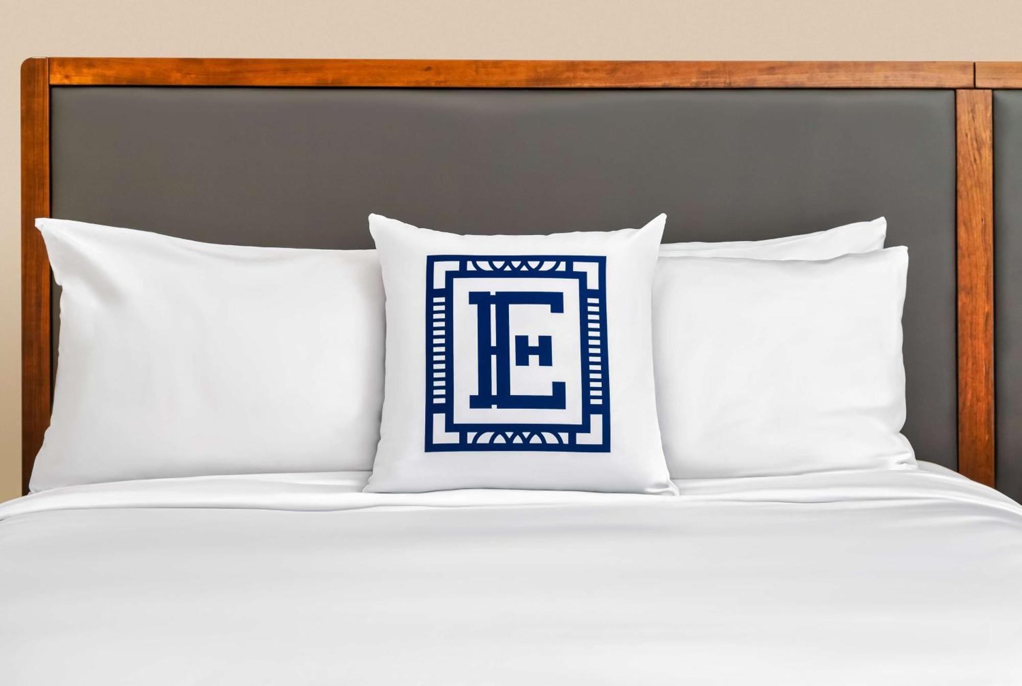 Hotel Elkhart, Tapestry Collection By Hilton ภายนอก รูปภาพ