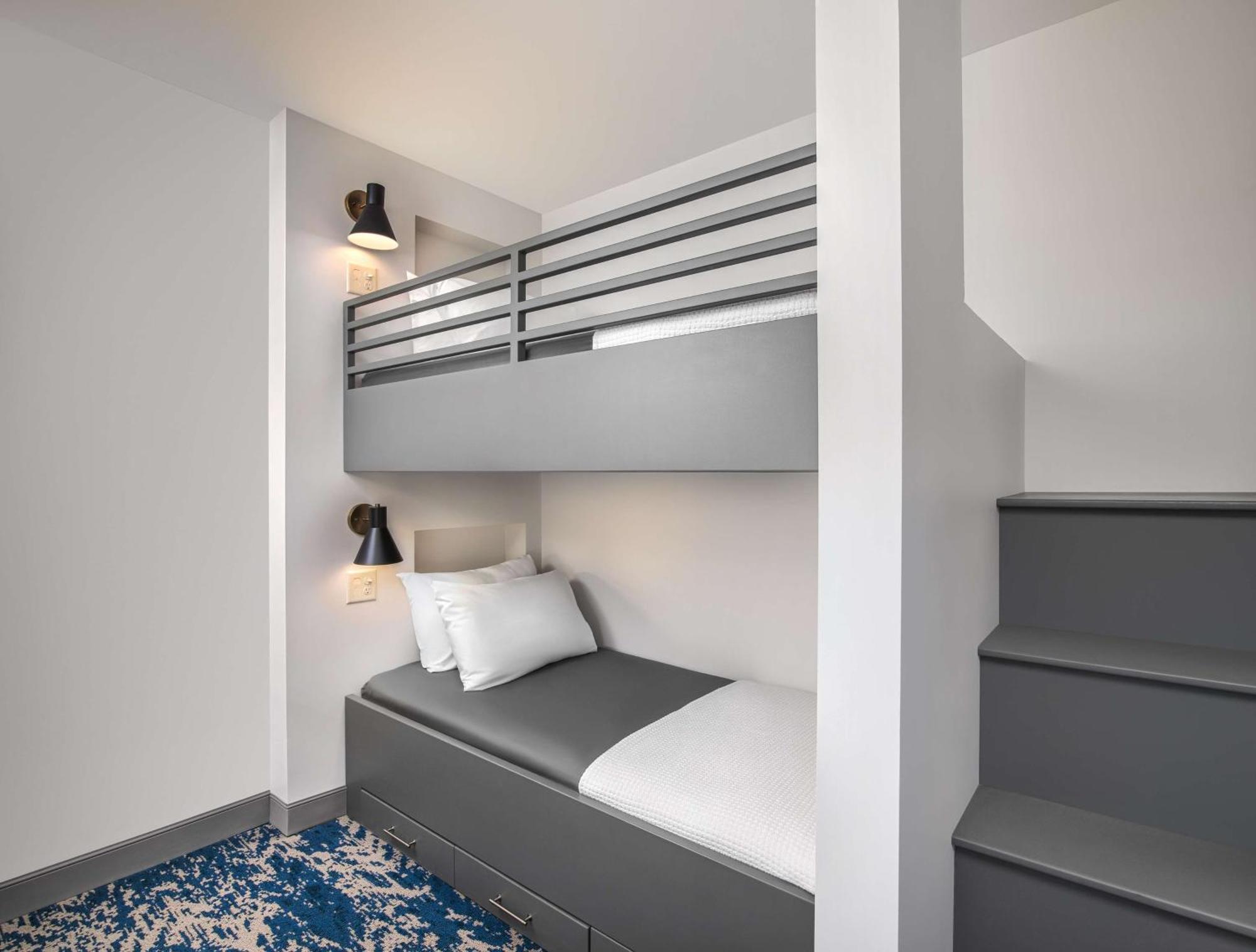 Hotel Elkhart, Tapestry Collection By Hilton ภายนอก รูปภาพ